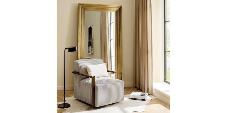 Swivel Chair image number 1