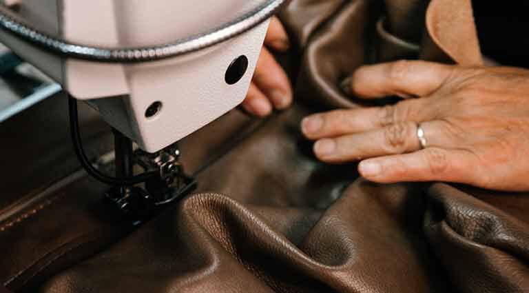 Craftsmaftsman sewing leather Craftsmaftsman sewing leather