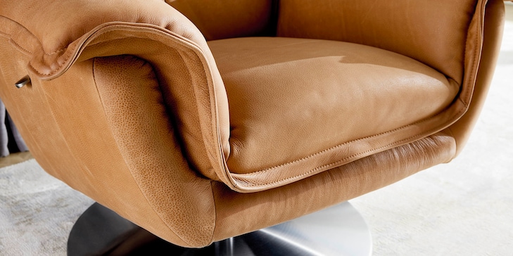 Swivel Arm Chair image number 3