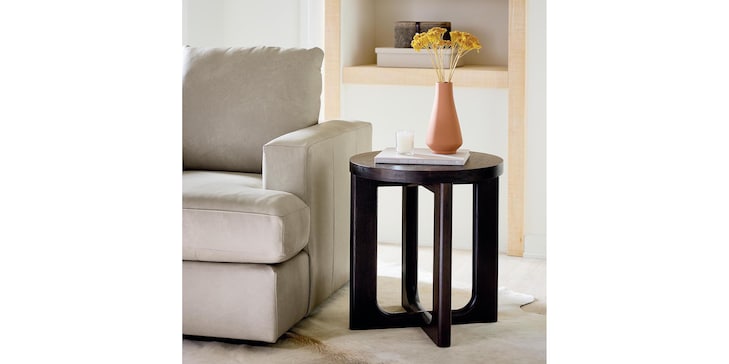 Oak Round Accent Table image number 1