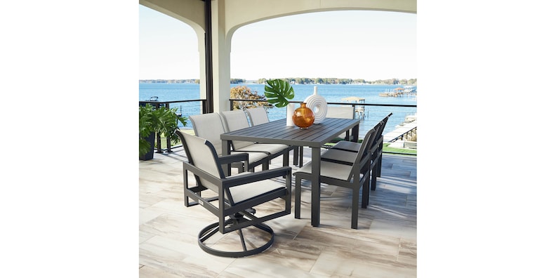 Side Chair image number 1