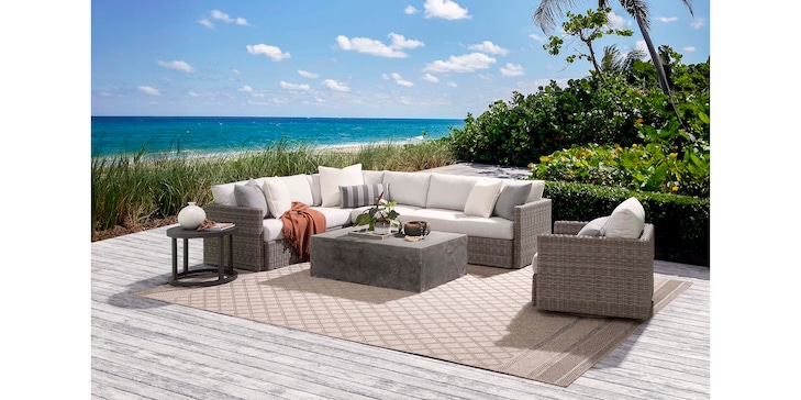 L-Shaped Sectional w/Cushion image number 2