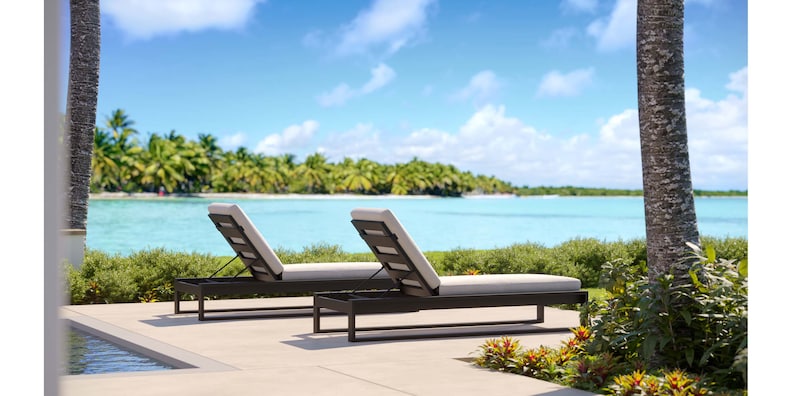 Chaise Lounge w/Cushion image number 1